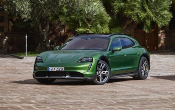 Porsche Taycan стал кросс-универсалом