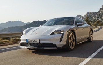 Новый Porsche Taycan Cross Turismo получил российский ценник