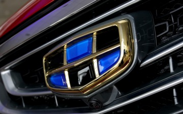 Geely готовит для России «мягкий гибрид»
