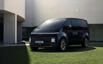 Hyundai представил новую Staria
