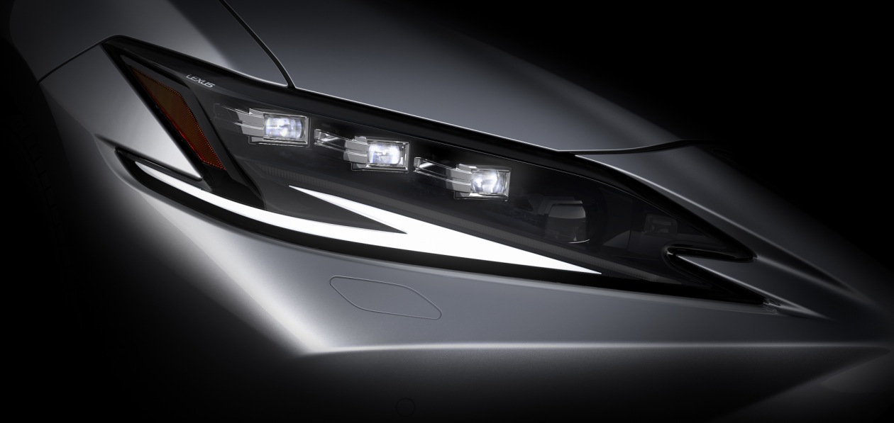 Lexus готовит к премьере обновленный ES