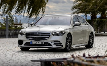 Новый Mercedes S-Class с мотором V8 получил российский ценник