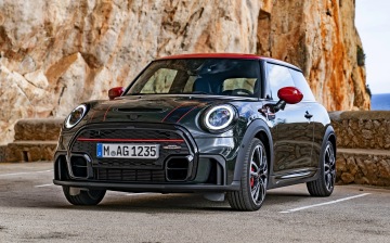 Новый Mini John Cooper Works получил российский ценник