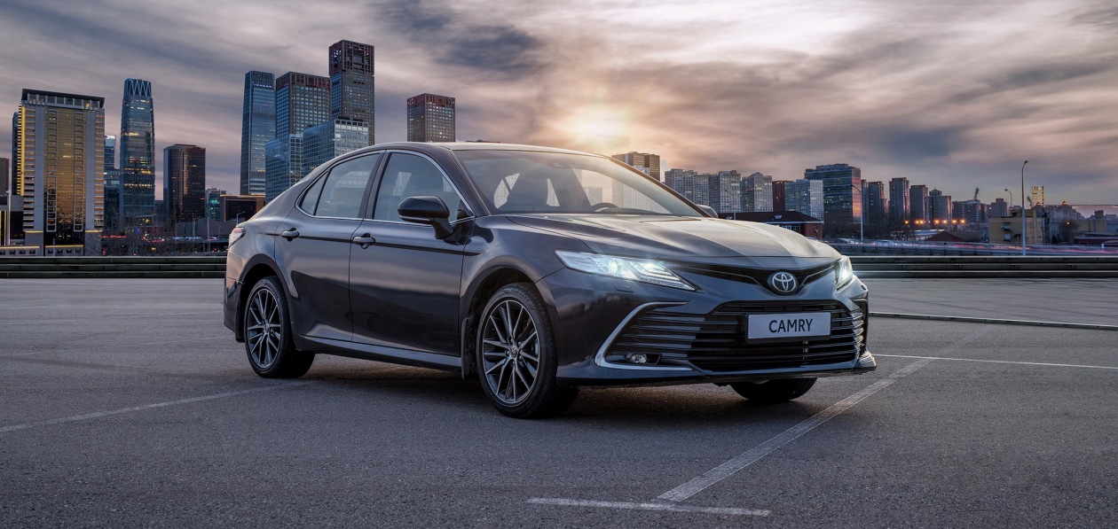 Обновленная Toyota Camry «доехала» до российских дилеров