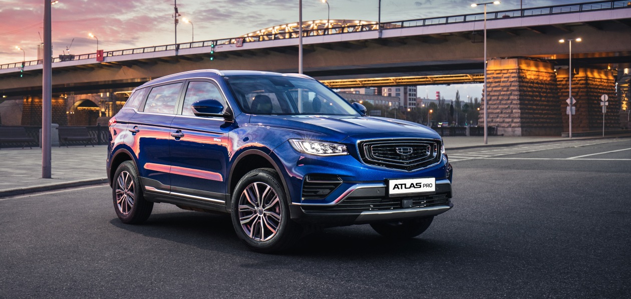 Geely показал салон российского Atlas Pro