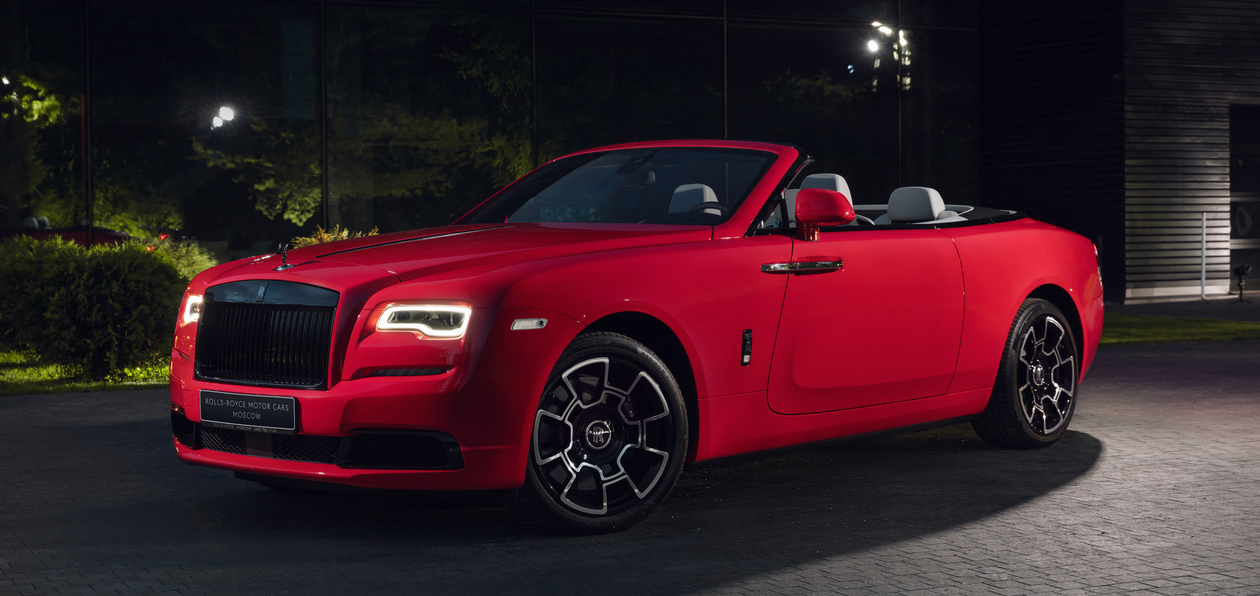 Rolls-Royce показал эксклюзивную коллекцию Black Badge