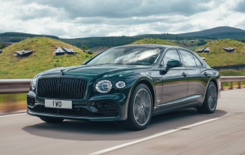 Bentley показал новый Flying Spur Hybrid