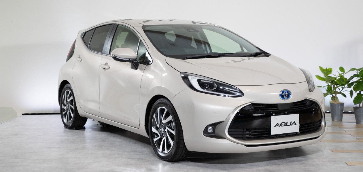 Toyota представила новую Aqua