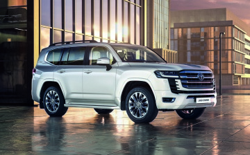 Toyota «оценила» в рублях новый Land Cruiser 300