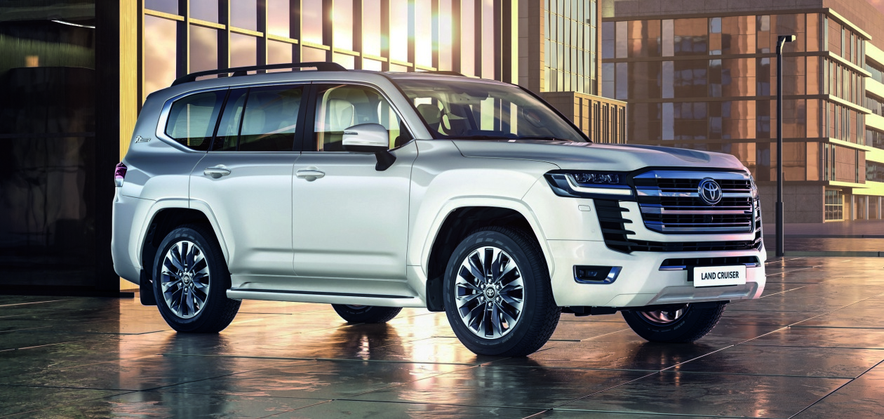 Toyota «оценила» в рублях новый Land Cruiser 300