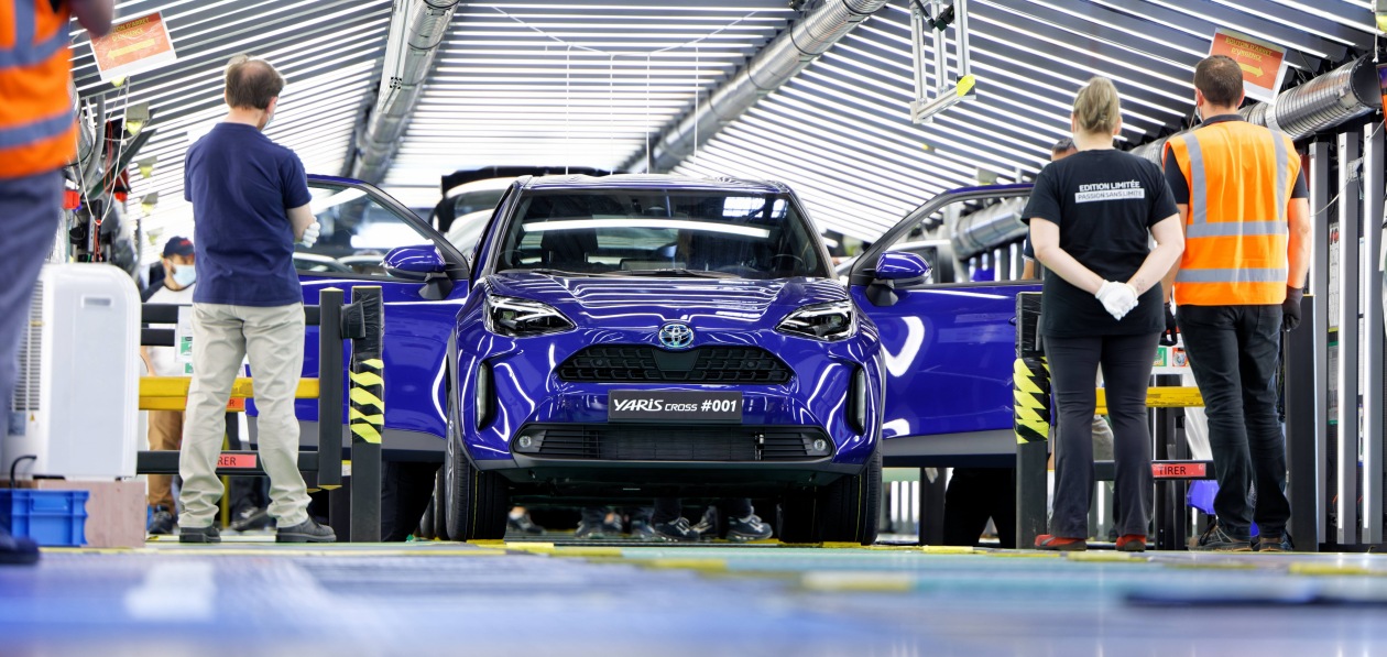 Кроссовер Toyota Yaris Cross встал на конвейер в Европе