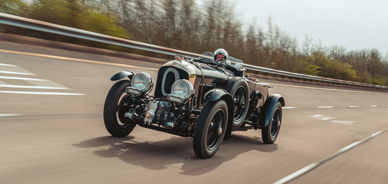 Bentley покажет баркетту Mulliner Bacalar и реплику 90-летнего Blower в Калифорнии