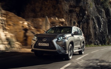 Lexus GX 460 с новой мультимедиа получил российский ценник