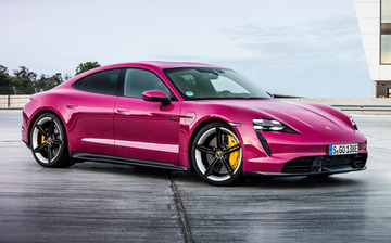 Обновленные Porsche Taycan получат увеличенный запас хода и яркие цвета