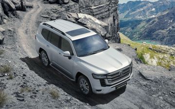 Дизельный Toyota Land Cruiser 300 начал продаваться в России