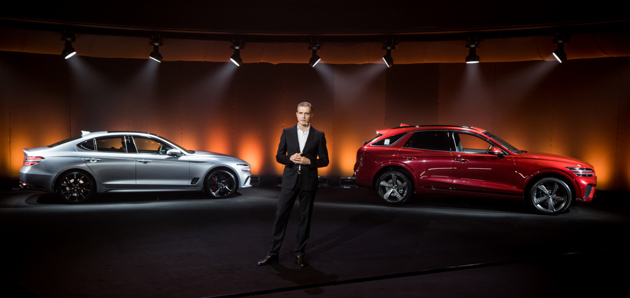 Genesis показал в Сколково две новинки бренда