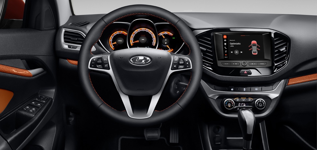 АвтоВАЗ начал продавать Lada Vesta с упрощенной мультимедиа