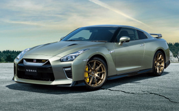Nissan GT-R получил две новых эксклюзивных версии