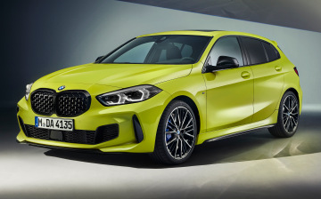 BMW улучшила управляемость заряженной «единички»