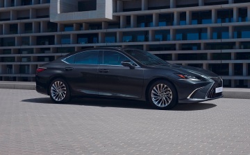 Обновленный Lexus ES прибавил в цене к началу продаж