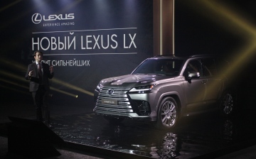 Lexus показал в Петербурге новый LX