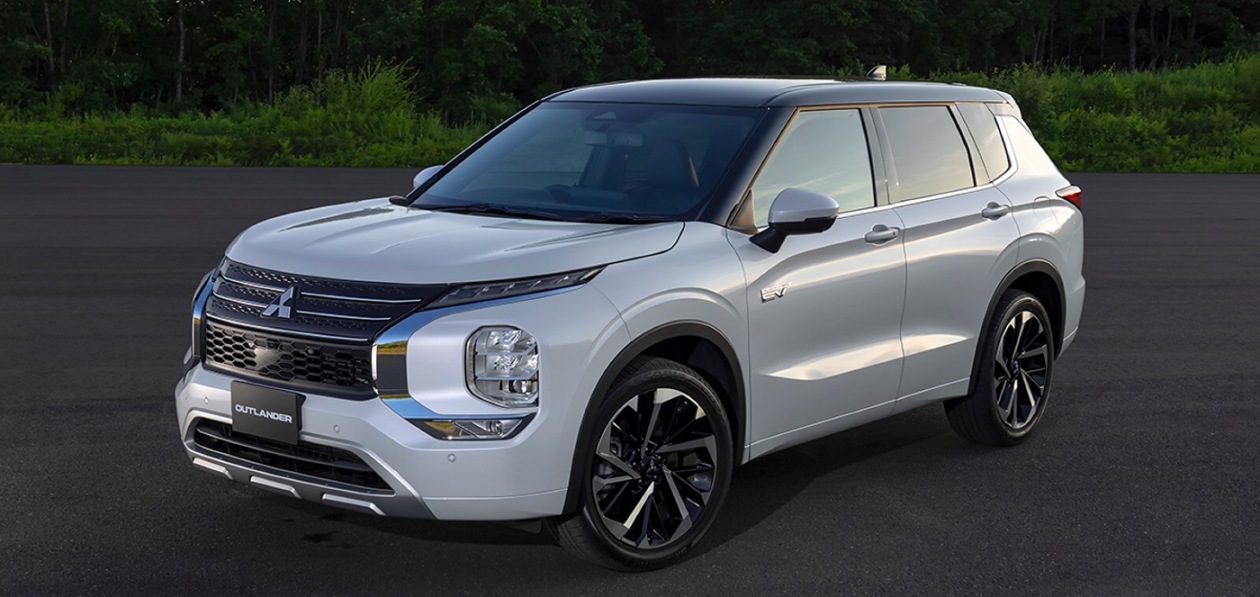 Mitsubishi показала первые фотографии гибридного Outlander