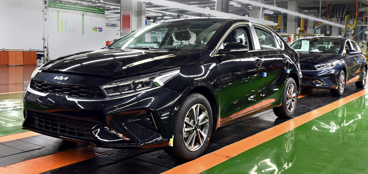 На «Автоторе» началась серийная сборка обновленного Kia Cerato