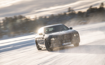 Седан BMW i7 проходит динамические испытания перед официальной премьерой