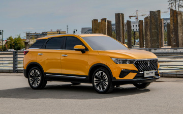 Китайский кроссовер FAW Bestune T77 дебютировал в России