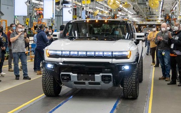Первую партию 1000-сильных электромобилей Hummer собрали в США
