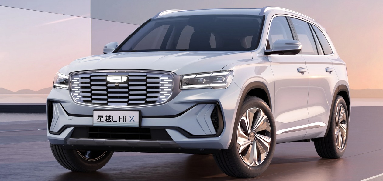 Флагманский кроссовер Geely получил гибридную версию