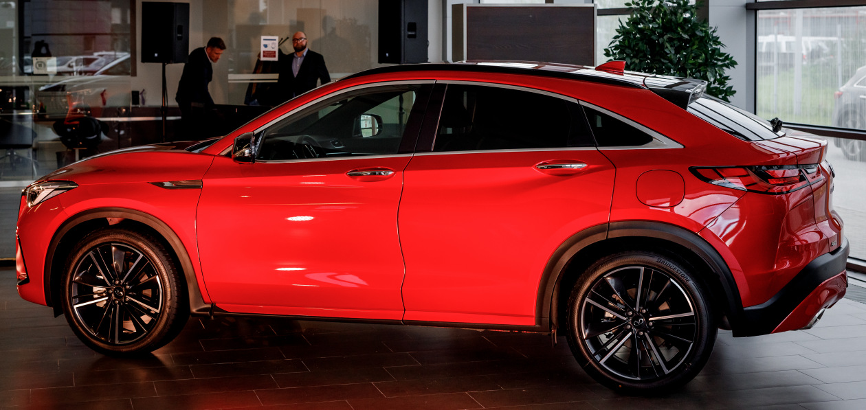 Купе-кроссовер Infiniti QX55 добрался до российских дилеров