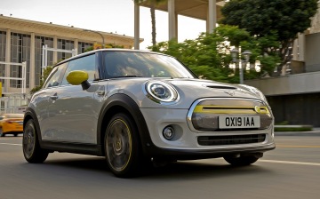 Электрический Mini Cooper едет в Россию: известна цена
