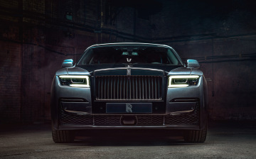 Rolls-Royce Ghost в версии Black Badge представили российским клиентам