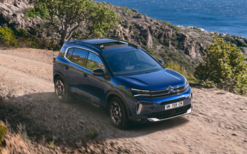 Citroen С5 Aircross обновился внутри и снаружи