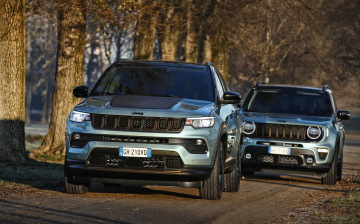 Jeep Renegade и Compass получили гибридные версии попроще