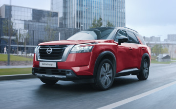 Стали известны цены и комплектации Nissan Pathfinder для России