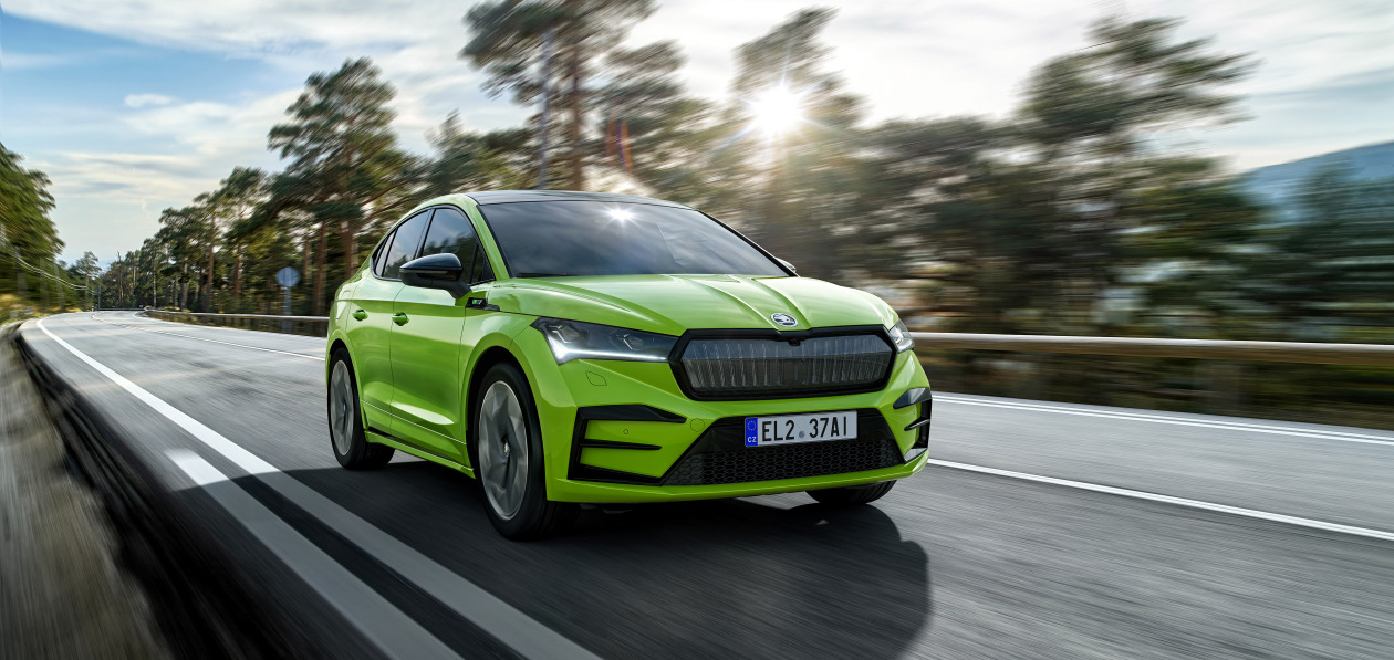 Skoda Enyaq iV представили в двух новых версиях: кросс-купе и RS
