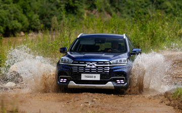 Почти как Pro: рестайлинговый Chery Tiggo 8 поступил в продажу