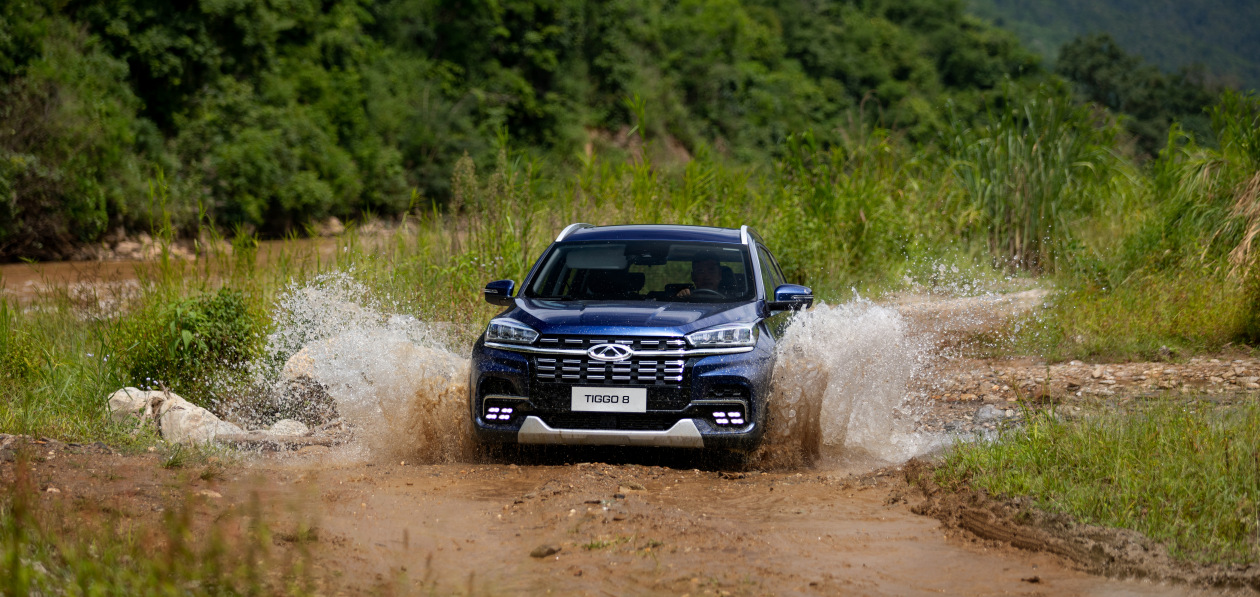 Почти как Pro: рестайлинговый Chery Tiggo 8 поступил в продажу