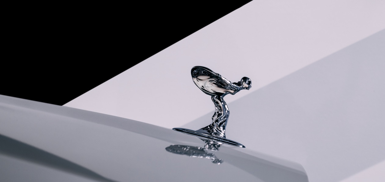 «Упадок духа»: электрические Rolls-Royce получат самую маленькую эмблему в истории марки