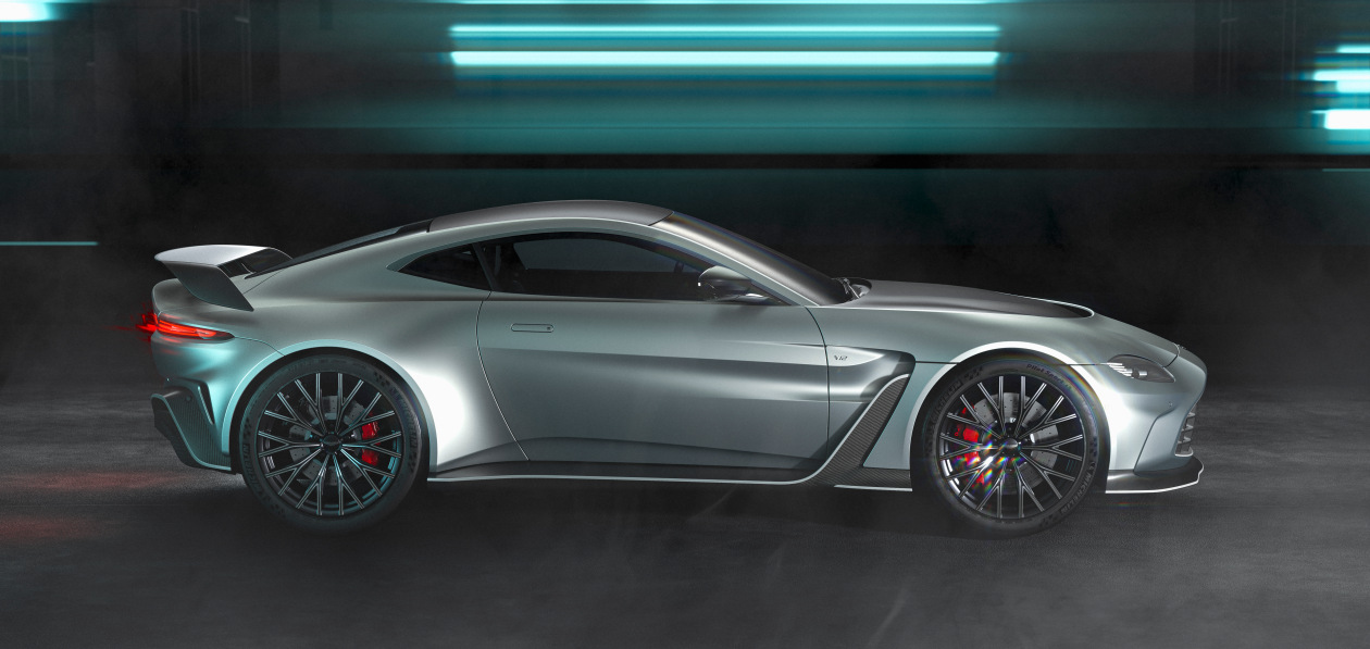 Aston Martin представил купе V12 Vantage