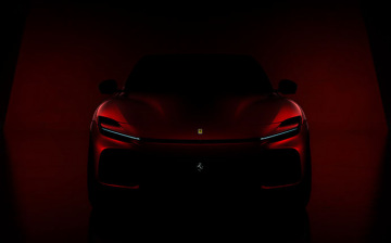 Грядущий кроссовер Ferrari Purosangue частично раскрыл внешность