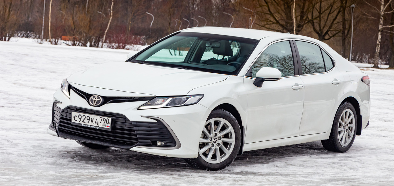 Тест-драйв обновленной Toyota Camry 2.0: бизнес-седан или седан для бизнеса?