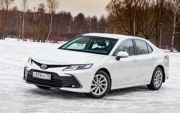 Тест-драйв обновленной Toyota Camry 2.0: бизнес-седан или седан для бизнеса?