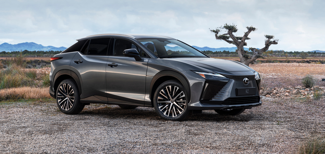 Lexus RZ 450e разделил технику с батарейной «Тойотой»