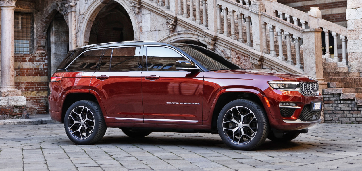 Гибридный Jeep Grand Cherokee дебютировал в Европе