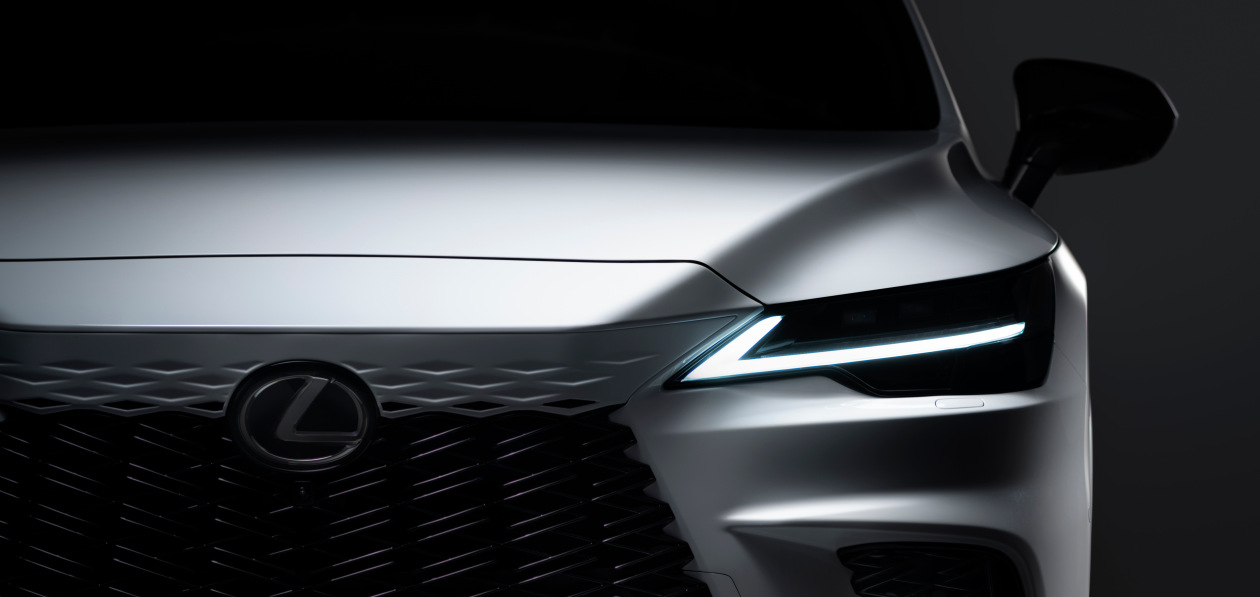 Lexus анонсировал новый RX первым изображением