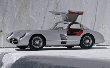Личный Mercedes-Benz 300 SLR Уленхаута стал самым дорогим автомобилем в истории