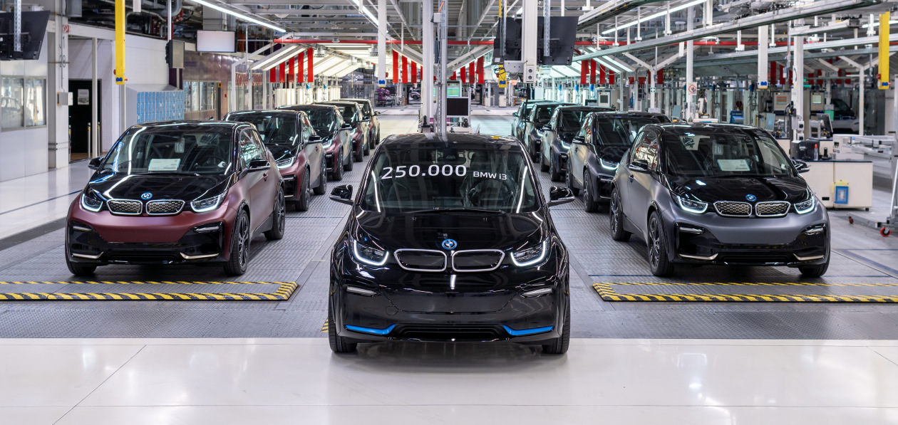 BMW провожает на пенсию свой первый электромобиль